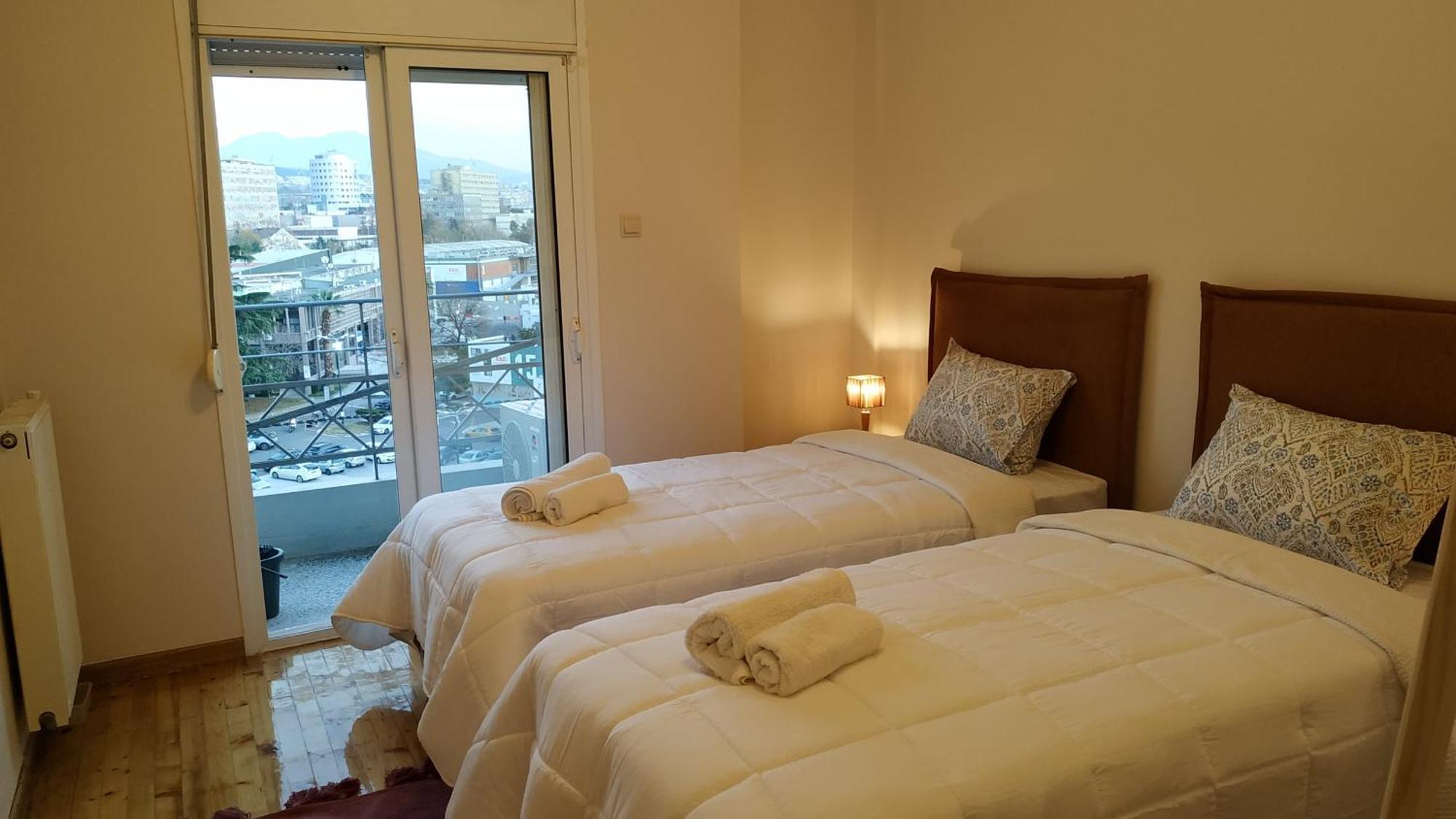 Atelier Poly - Two Bedroom For 5 Persons -50m To Metro Sintrivani Station- 6th Floor Plain View - Center - Thessaloniki