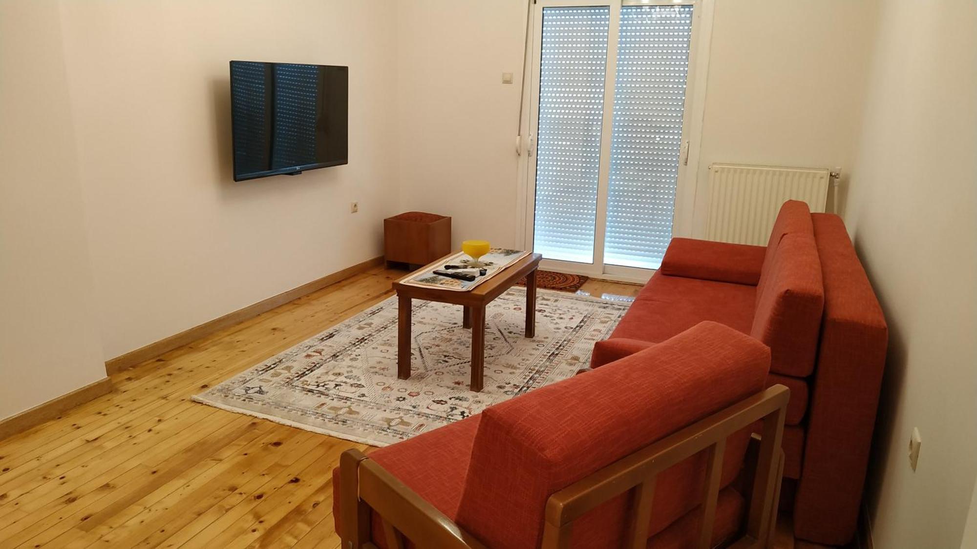 Apartment Atelier Poly - Two Bedroom For 5 Persons -50m To Metro Sintrivani Station- 6th Floor Plain View - Center - *