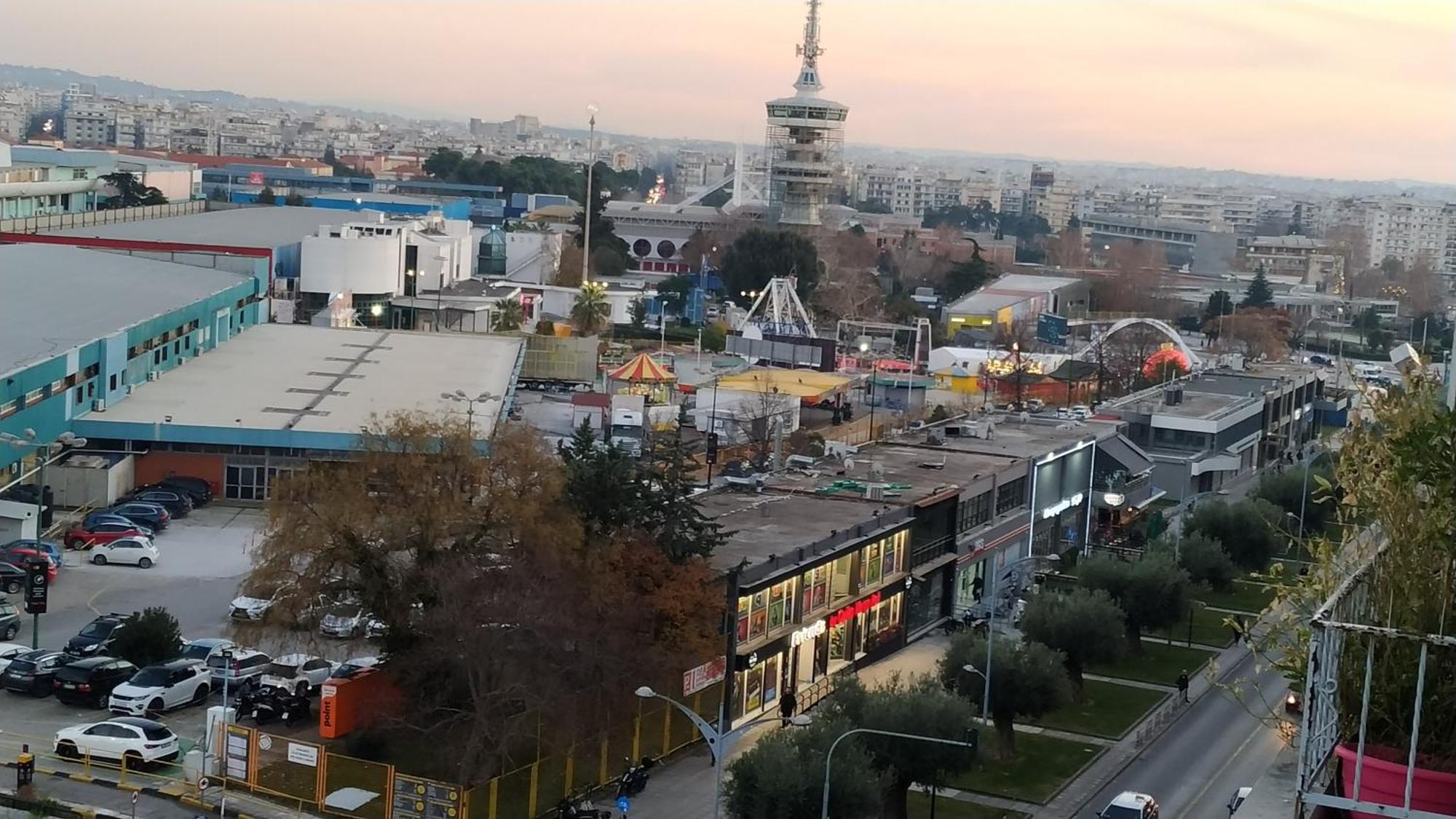 Atelier Poly - Two Bedroom For 5 Persons -50m To Metro Sintrivani Station- 6th Floor Plain View - Center - Thessaloniki