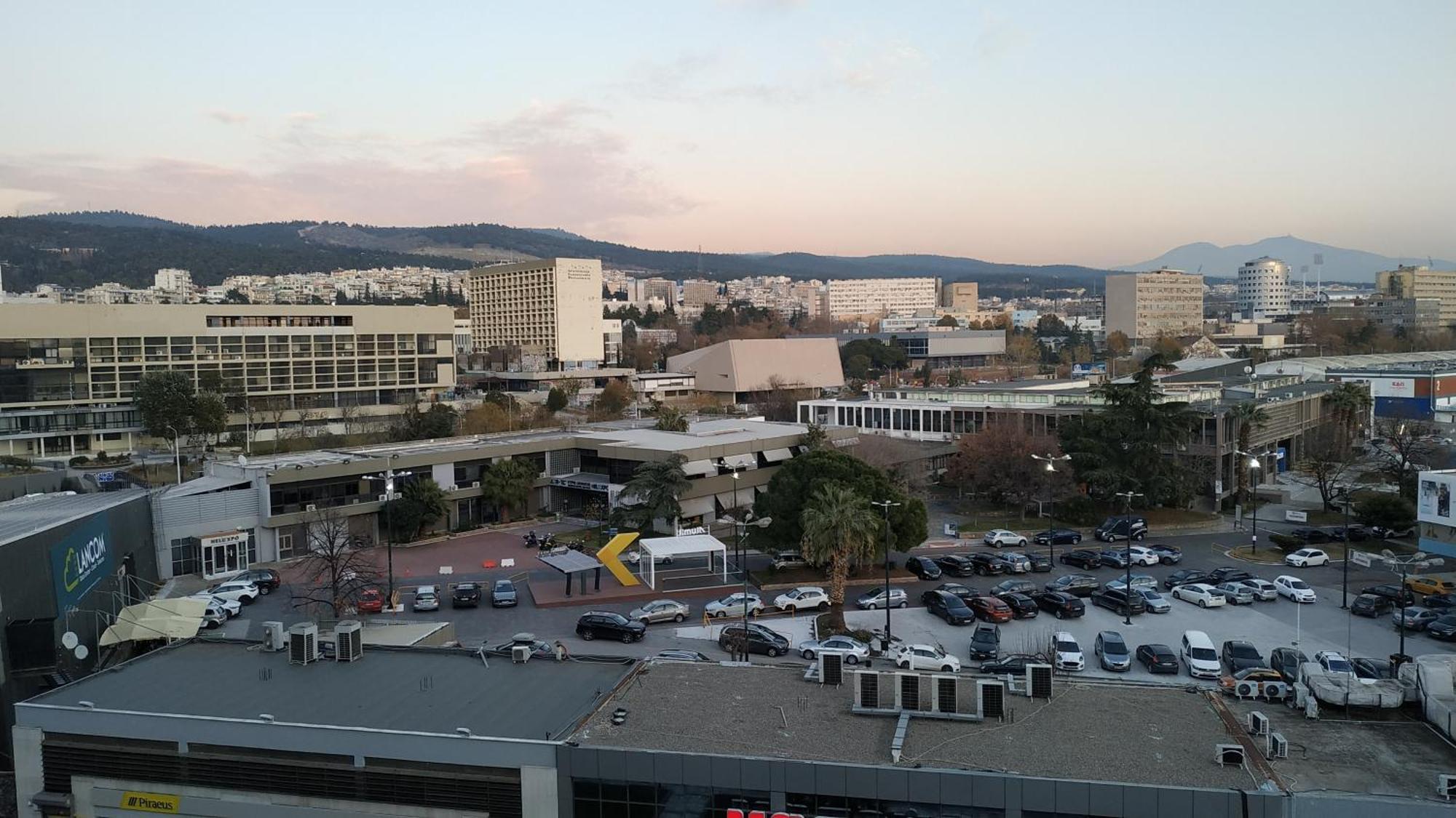 Apartment Atelier Poly - Two Bedroom For 5 Persons -50m To Metro Sintrivani Station- 6th Floor Plain View - Center - Thessaloniki