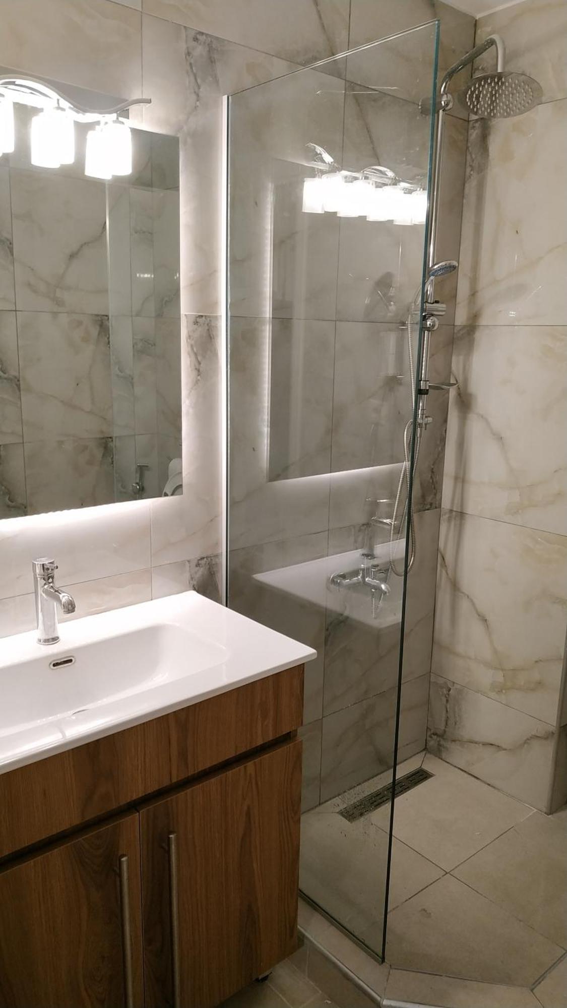 Apartment Atelier Poly - Two Bedroom For 5 Persons -50m To Metro Sintrivani Station- 6th Floor Plain View - Center -