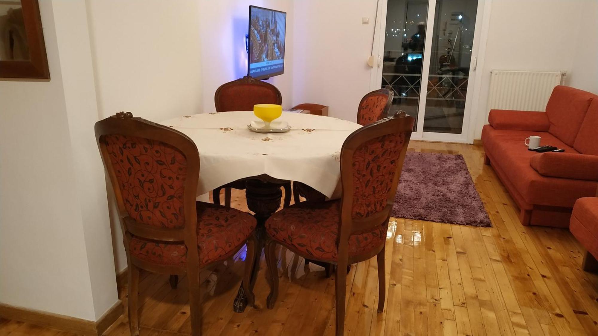 Apartment Atelier Poly - Two Bedroom For 5 Persons -50m To Metro Sintrivani Station- 6th Floor Plain View - Center -