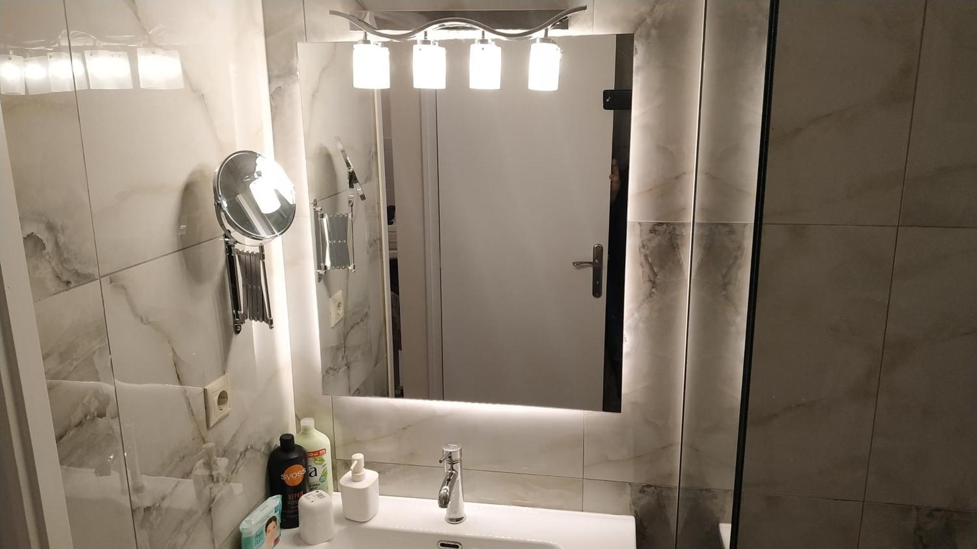 Apartment Atelier Poly - Two Bedroom For 5 Persons -50m To Metro Sintrivani Station- 6th Floor Plain View - Center -