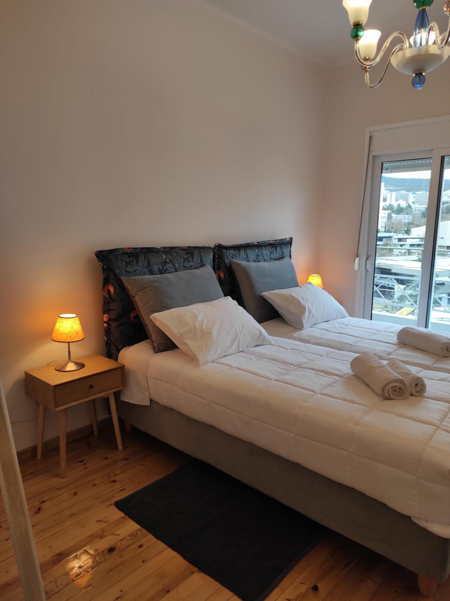 Atelier Poly - Two Bedroom For 5 Persons -50m To Metro Sintrivani Station- 6th Floor Plain View - Center - *